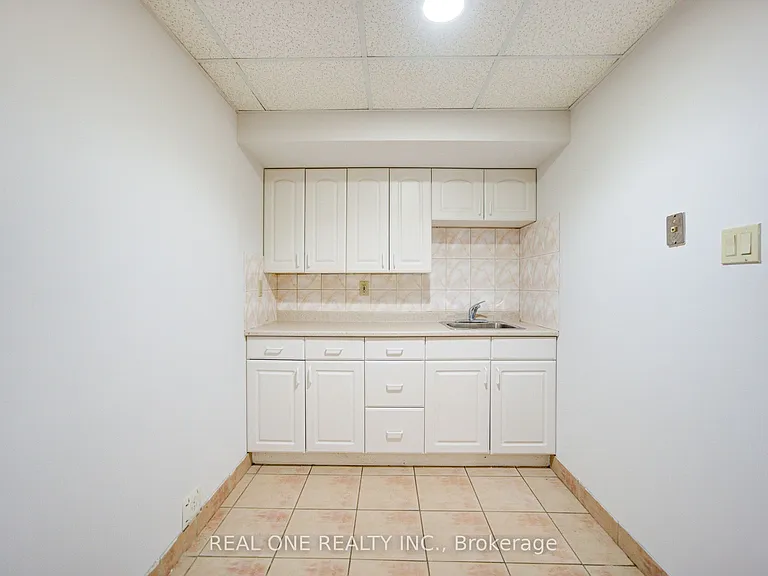 2593 Addingham Cres — Photo 41