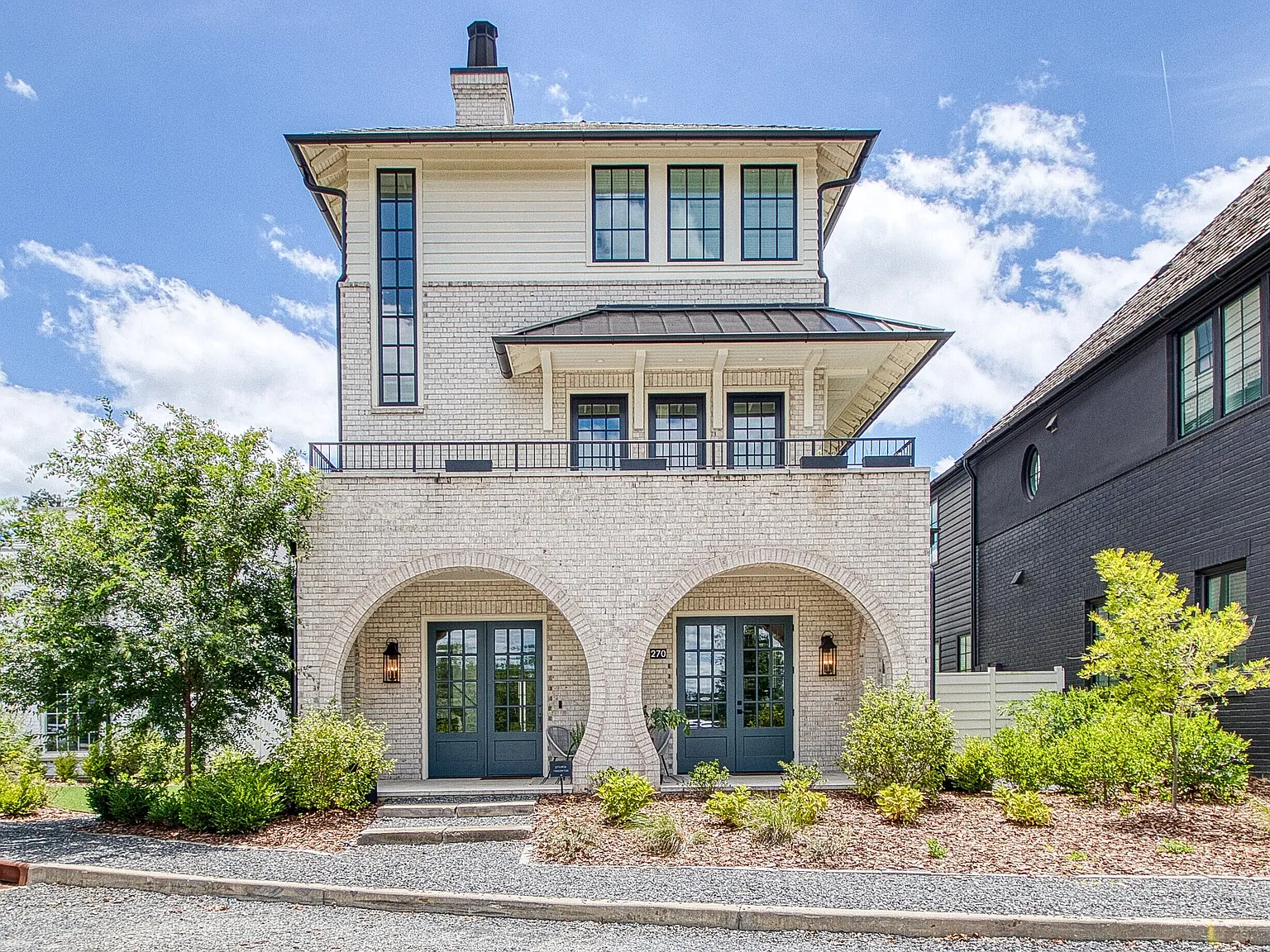 5 bed, 4.5 bath, 3417 sqft, $6,500 — Photo 1