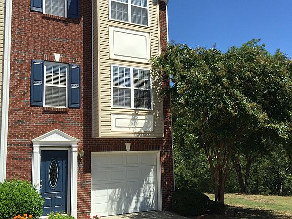 4th image of 221 Langhorne Dr