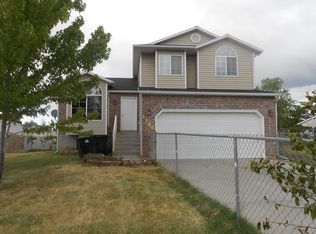 1186 W 2300 N, Clinton, UT 84015