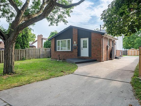 2nd image of 3381 Pineview Cres
