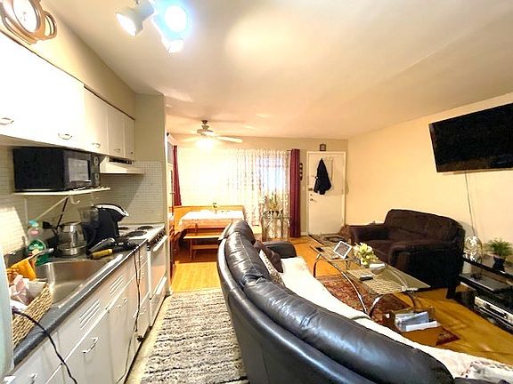 4th image of 7201 W Wellington Ave APT B3