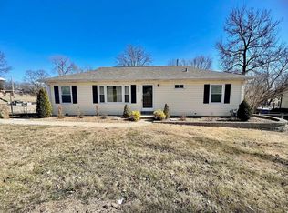 120 Lock Dr, Ballwin, MO 63011