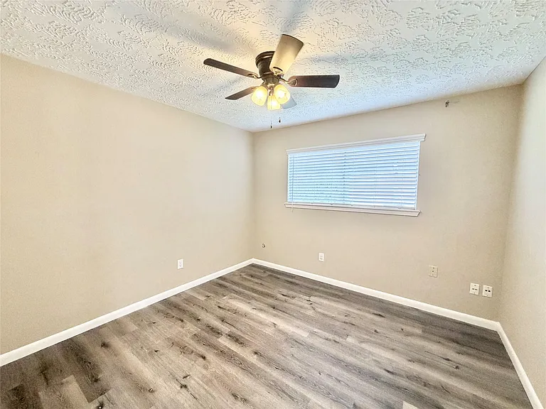 13330 Cologne Dr — Photo 13