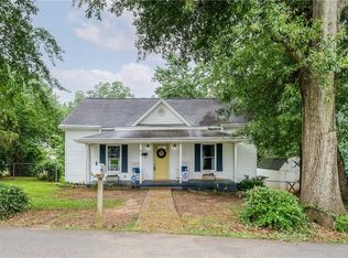 611 W 7th Ave, Easley, SC 29640