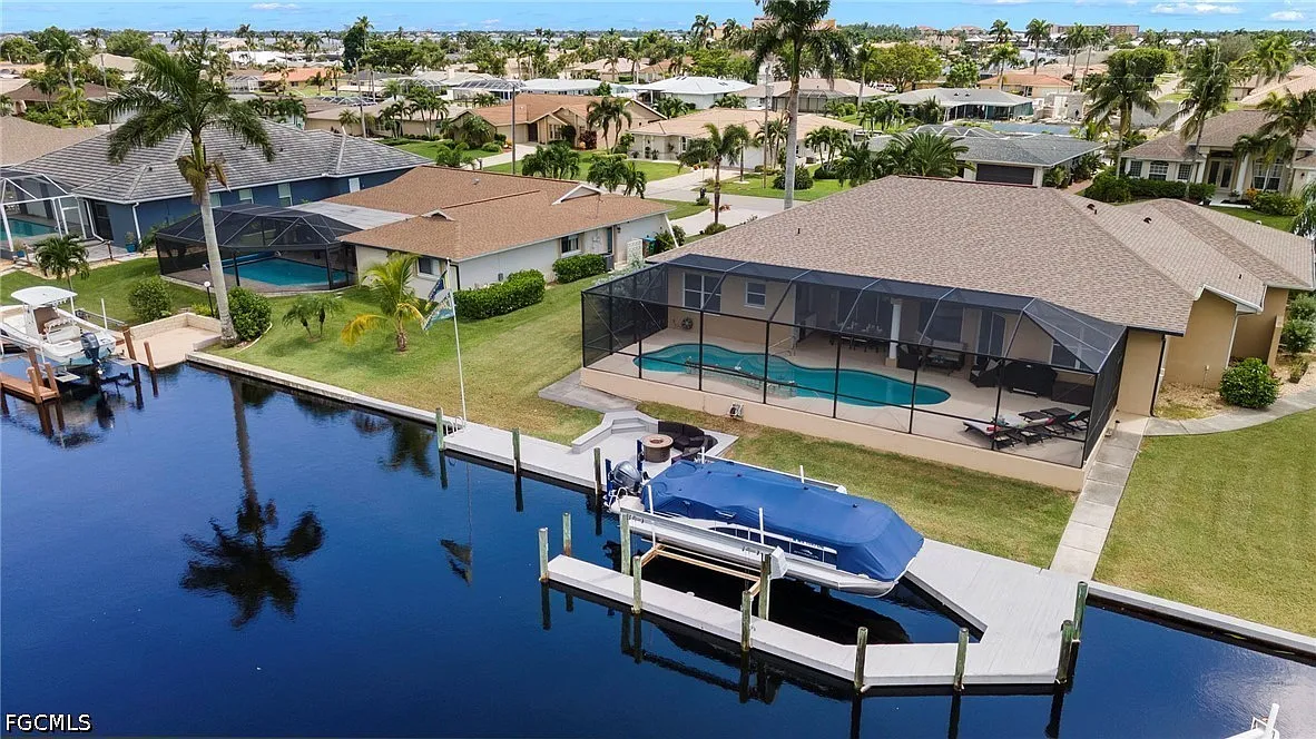 3 bed, 3.0 bath, 2657 sqft, $8,379 — Photo 3