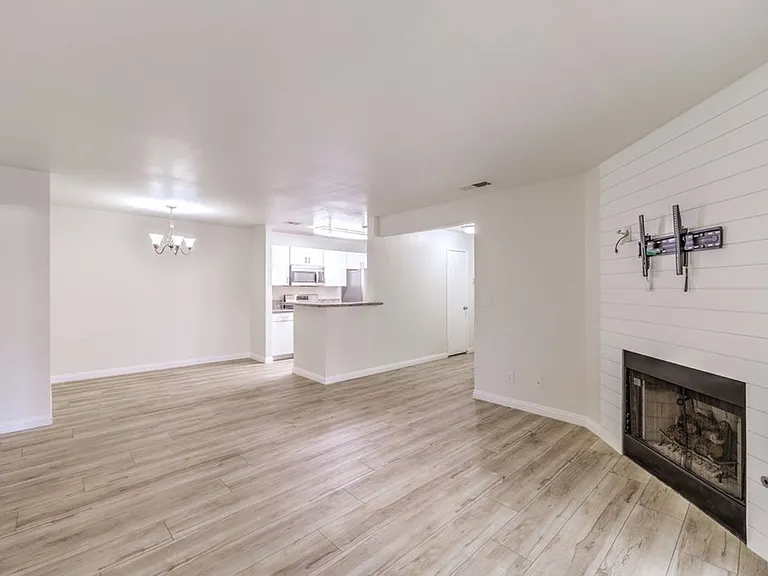 2200 Soutrh Fort Apache Rd — Photo 9