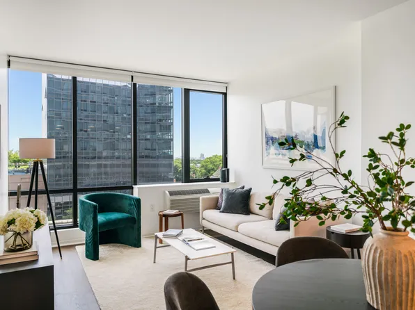 2030 Hudson Street image 14 of 284