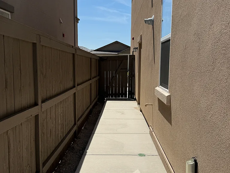 1744 Eagle Landing Dr — Photo 23