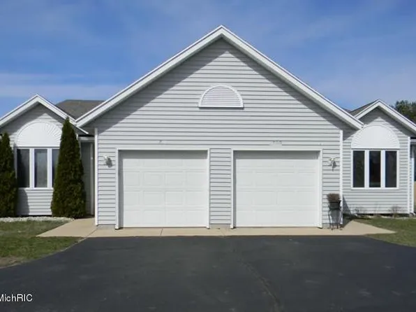 759 76th St SE, Grand Rapids, MI 49508