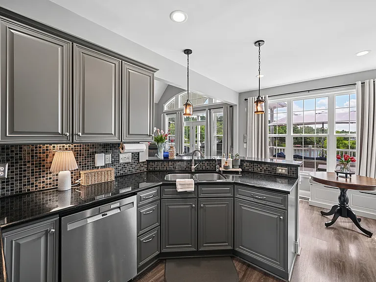 135 Harbour Pointe Dr — Photo 10