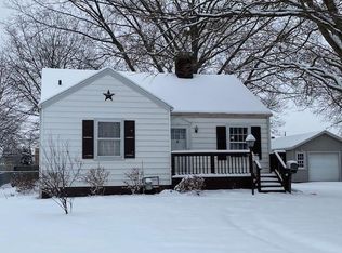 1011 Division St, Charleston, IL 61920