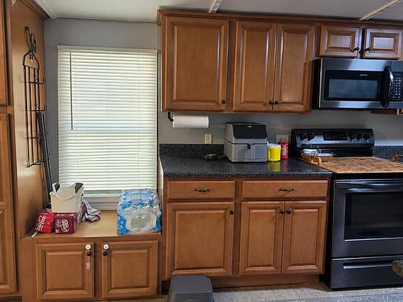2nd image of 195 Chestnut Dr