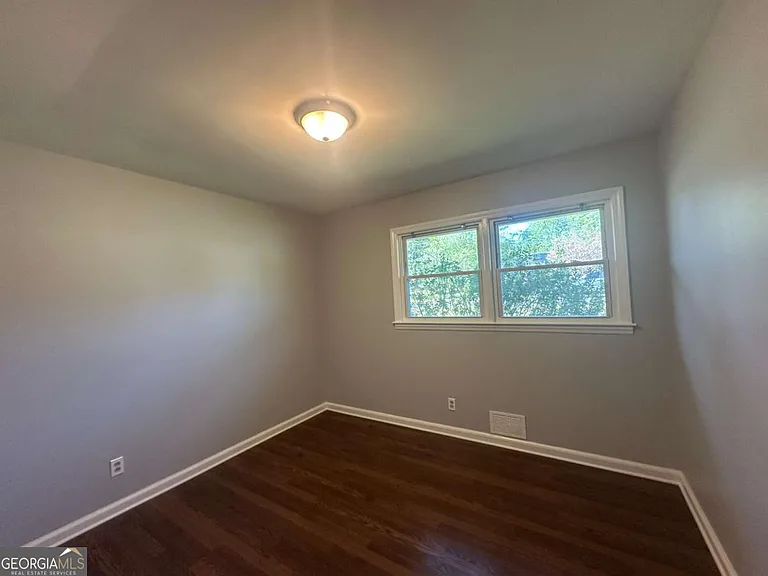 1809 Stratford Arms Dr — Photo 7