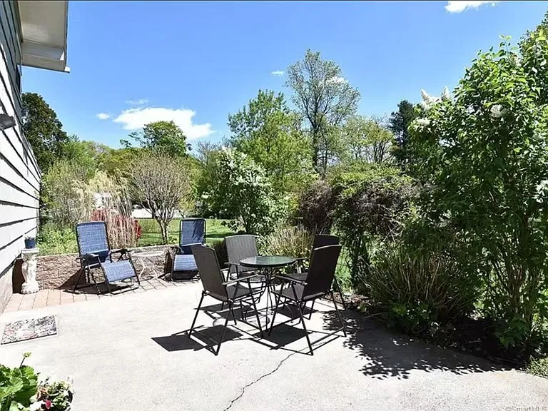 21 McDermott Cir — Photo 18