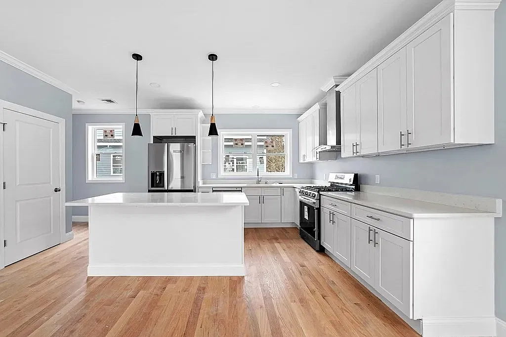 62 Billings St — Photo 3