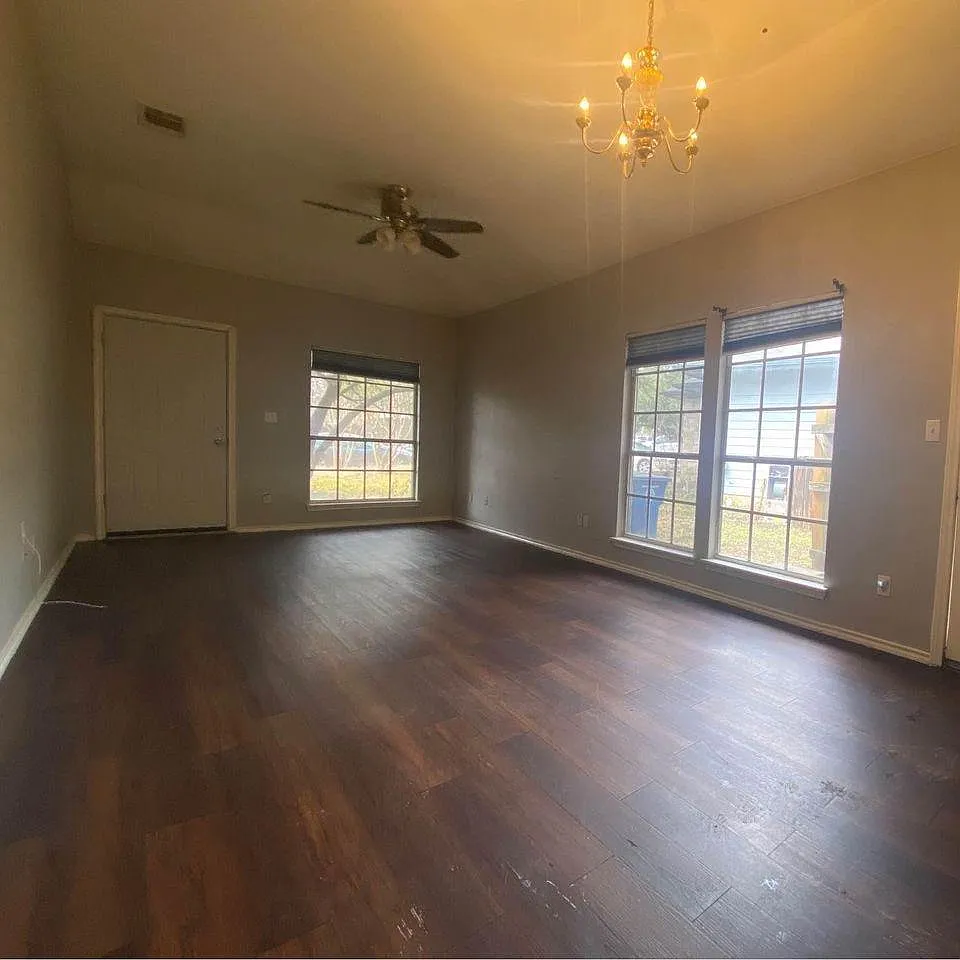 3 bed, 2.0 bath, 1200 sqft, $1,750 — Photo 2
