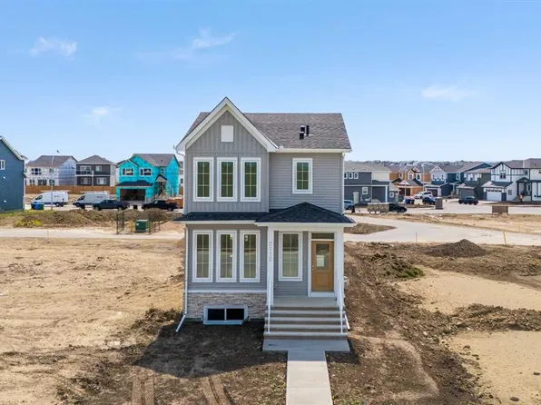 2112 N 152nd Ave NW, Calgary, AB T3P 1W4