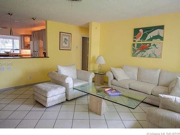 3rd image of 2051 NW 36th St