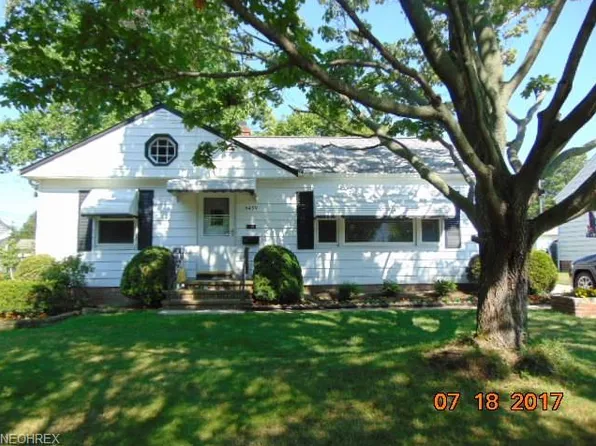 5439 Chestnut Hill Dr, Willoughby, OH 44094