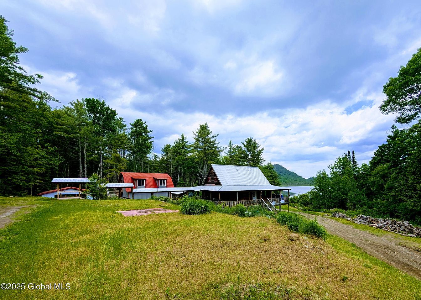 25th image of 92 Riddle Road