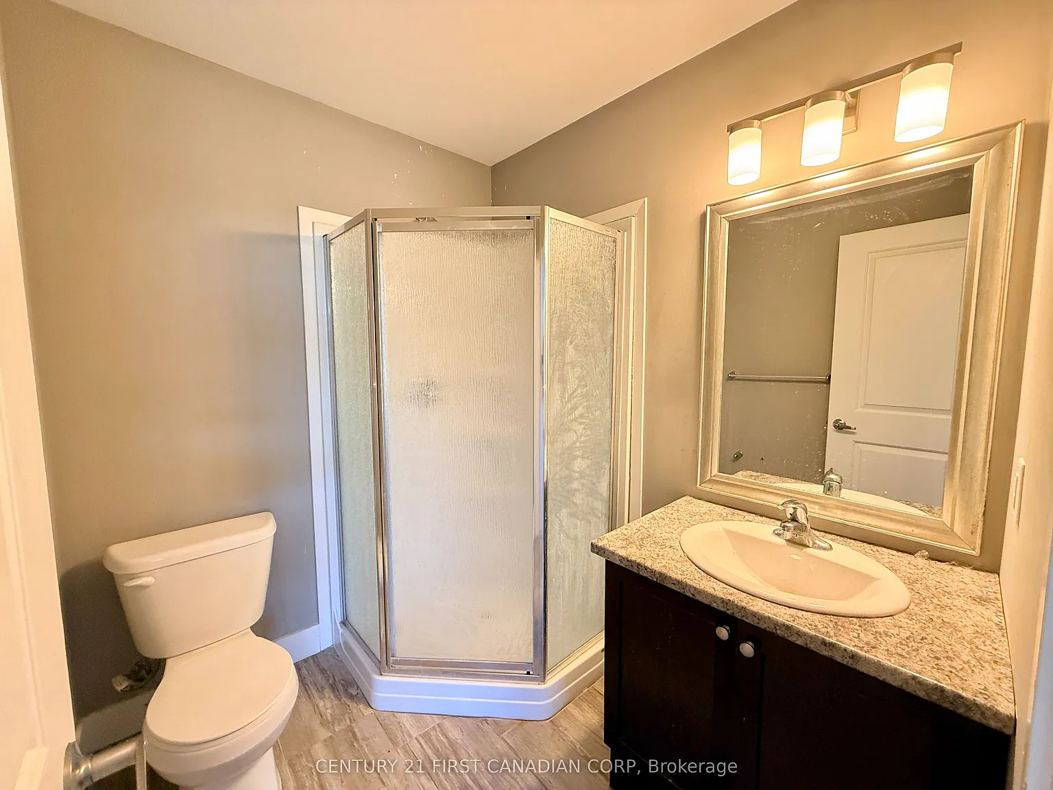 4 bed, $2,800 — Photo 4