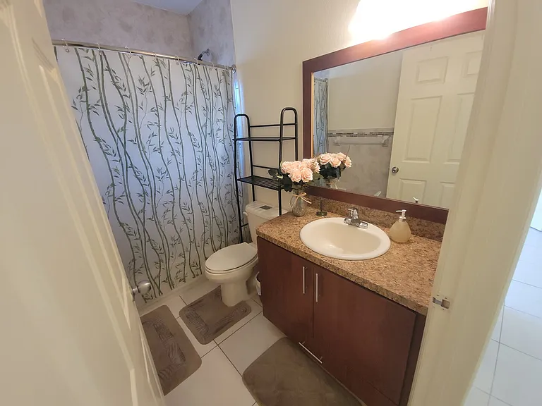 NW 14th Pl — Photo 6