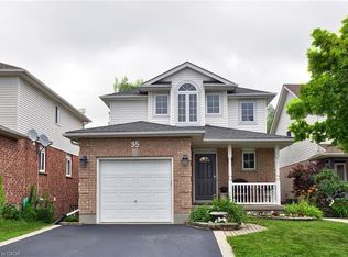 35 Haddaway Ct, Cambridge, ON N1T 1X5