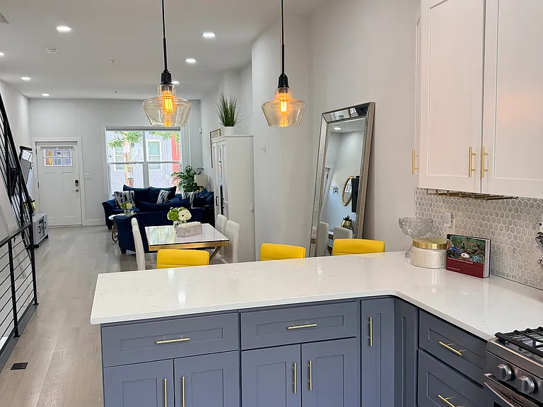 2239 Tasker St — Photo 12