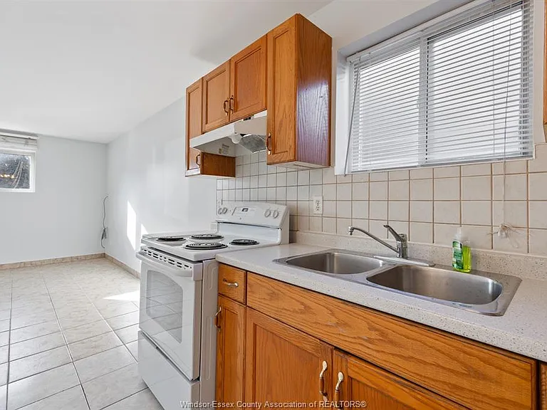 1478 Westcott Rd #LOWER — Photo 8
