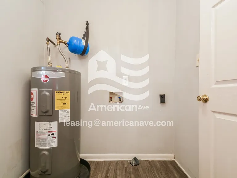 30010_014_laundry_room_14283231.jpg