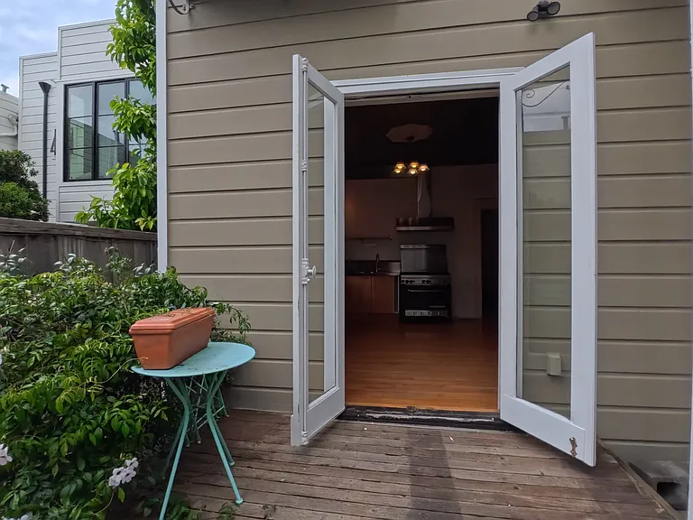 1818 Webster St — Photo 24