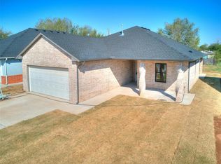 933 NW 102nd St, Oklahoma City, OK 73114