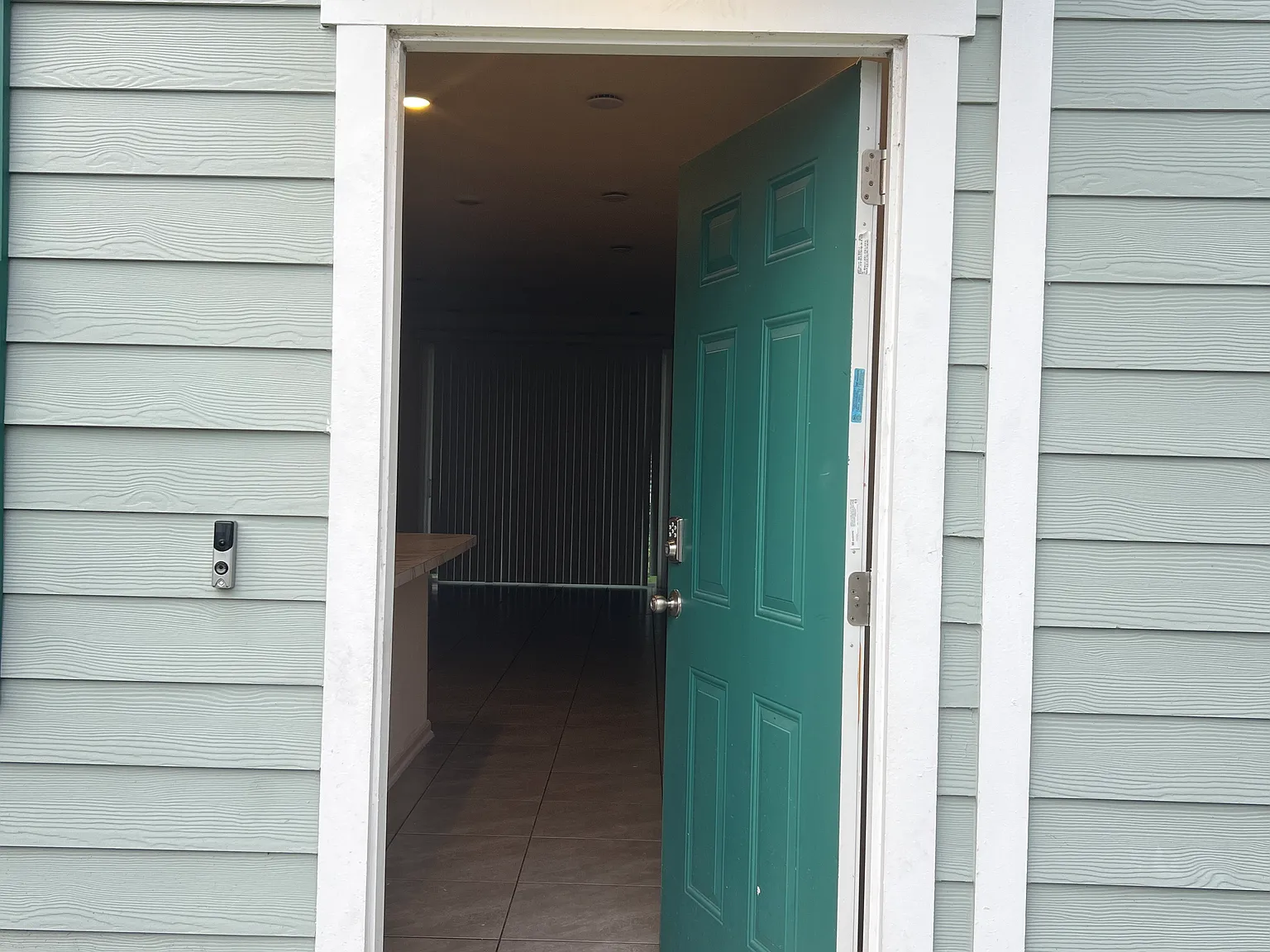 2 bed, 2.5 bath, 1109 sqft, $1,650 — Photo 2