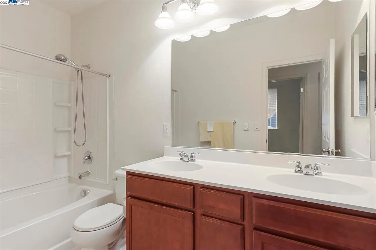1 bed, 1982 sqft, $1,000 — Photo 4