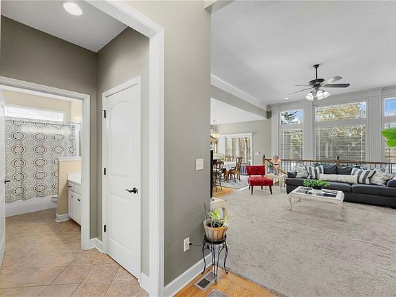 4th image of 1362 Brompton Ln