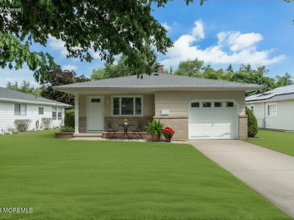 106 Fort De France Avenue, Toms River, NJ 08757