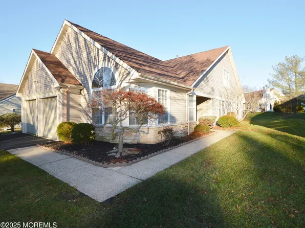 2677 Meadow Lake Drive, Toms River, NJ 08755