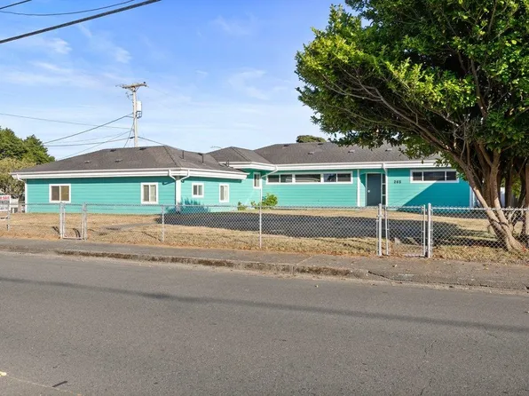 265 5th St, Crescent City, CA 95531