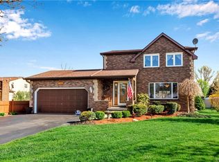 8455 Carol Ct, Niagara Falls, NY 14304