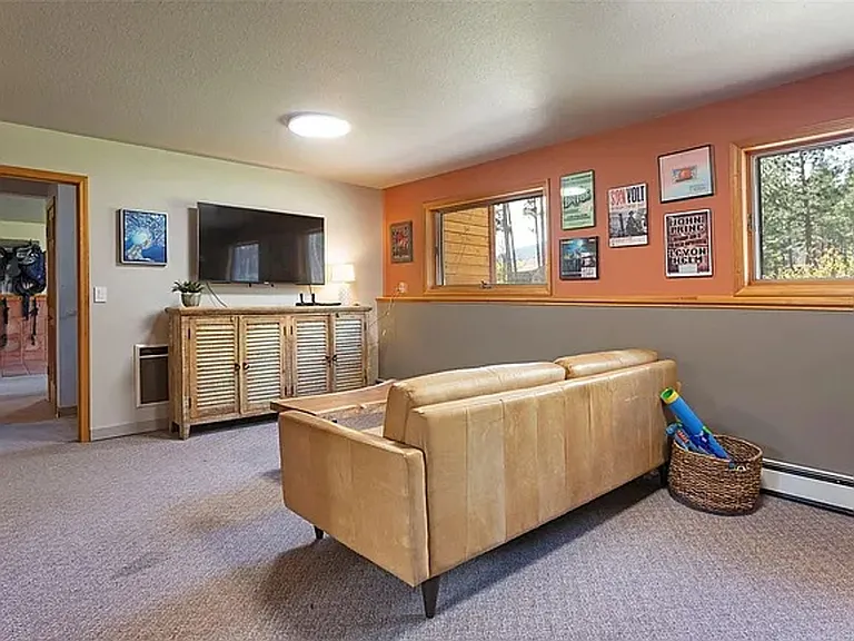4020 Wakantanka Way — Photo 32