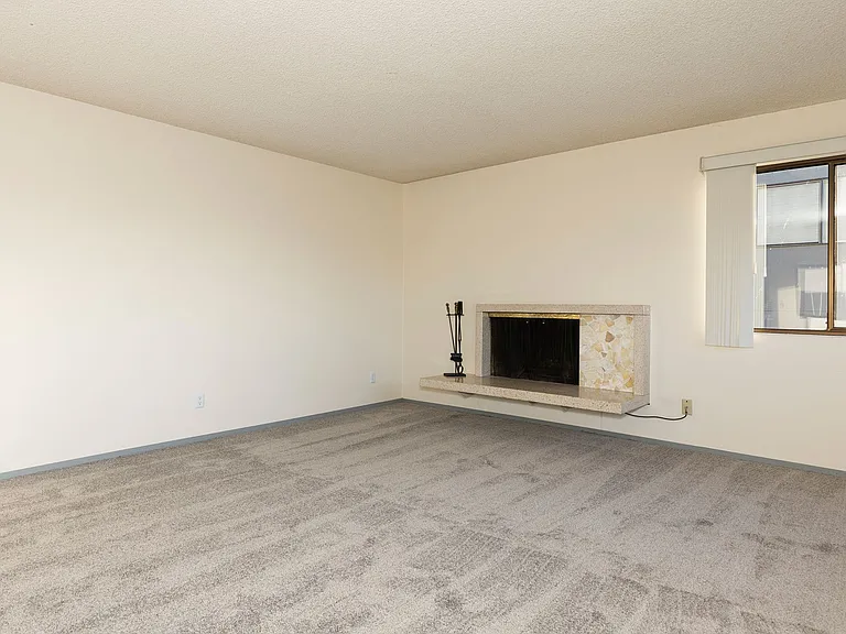 6549 California Ave SW — Photo 7