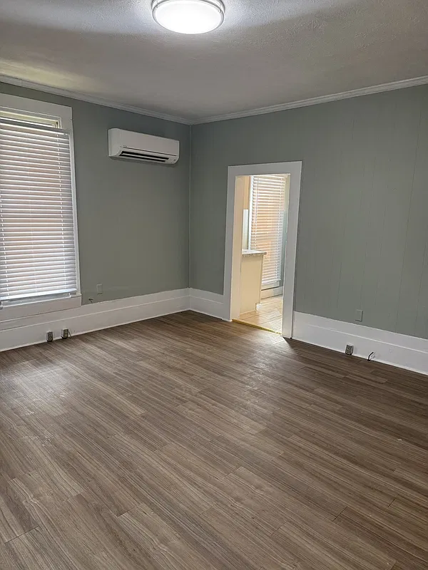 1 bed, 1.0 bath, 823 sqft, $725 — Photo 1