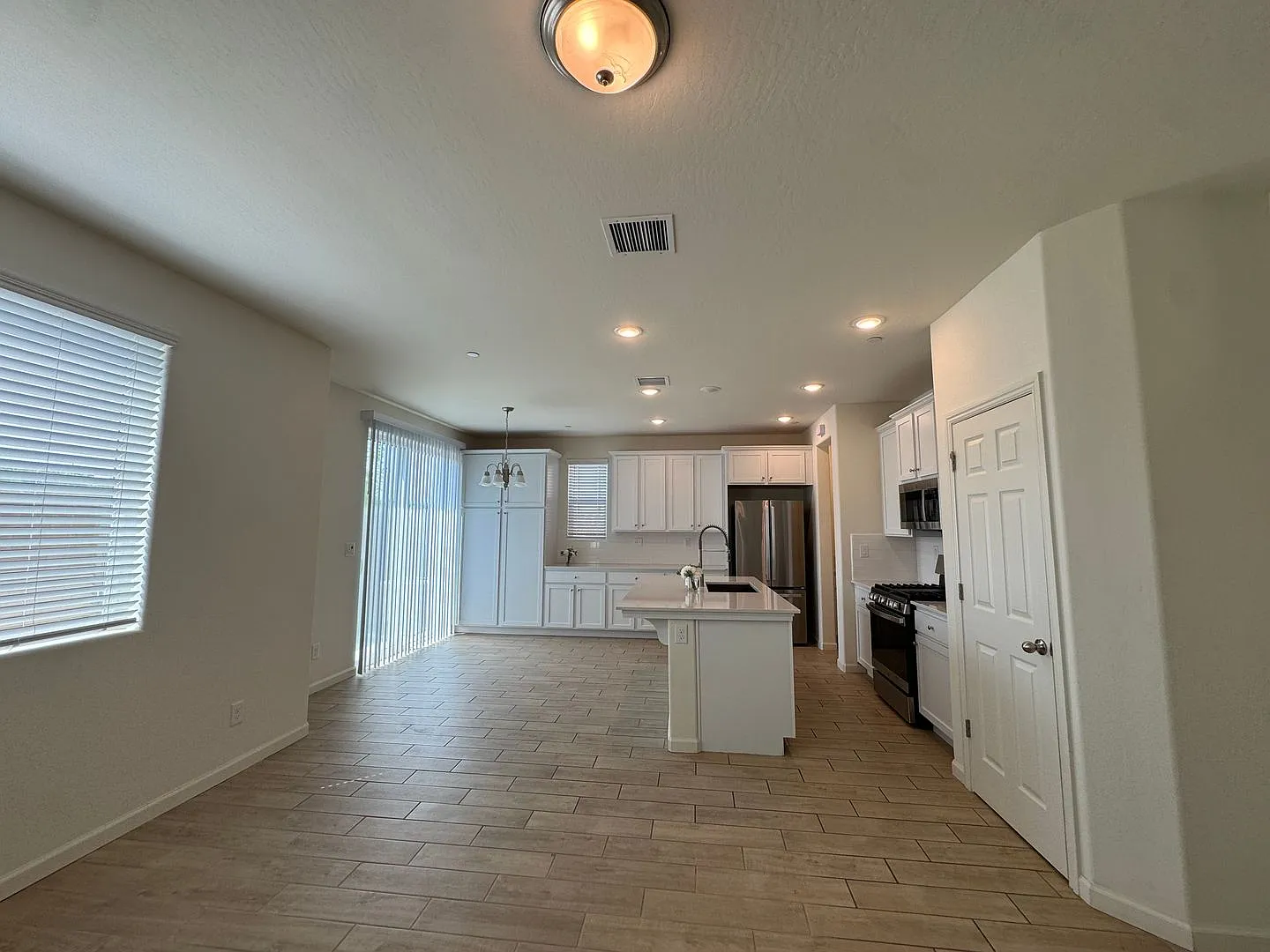 3518 - Jada Marketing LLC — Photo 4