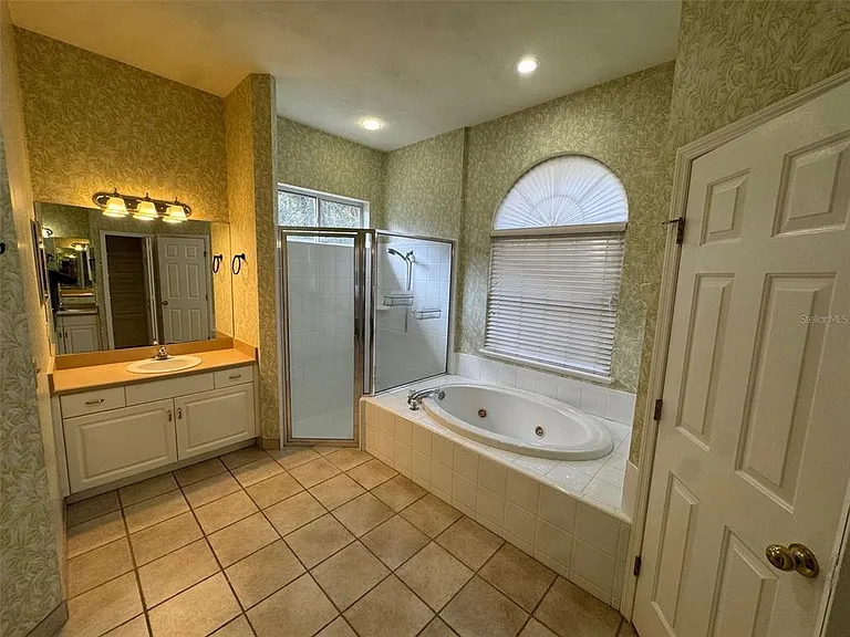 4404 SW 91st Dr — Photo 8