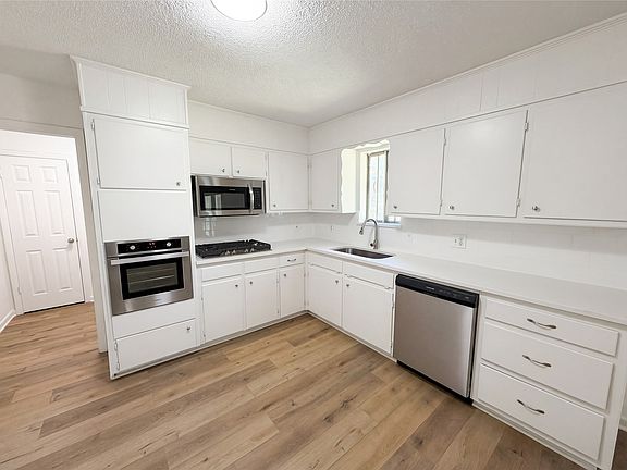 2nd image of 607 State St