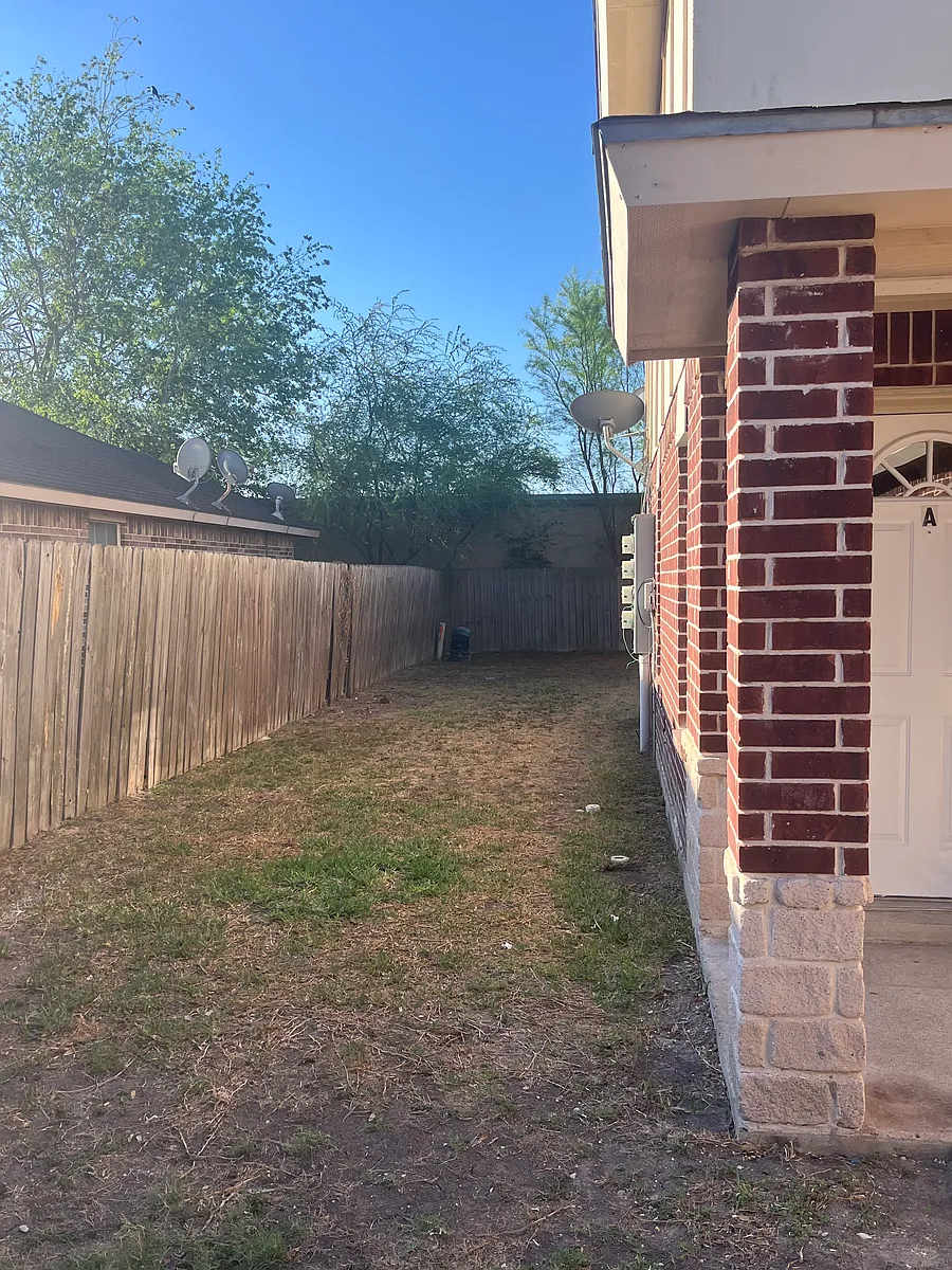 Building Photo - 20630 Alta Vista Ct
