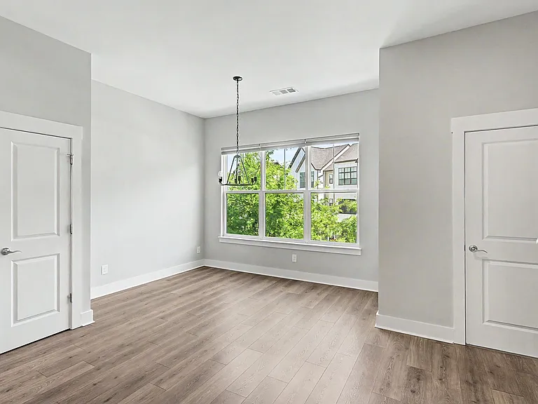 221 Stonecrest Cir — Photo 30