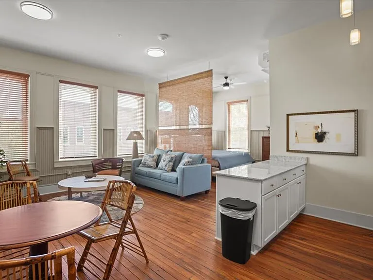 127H W Evans St — Photo 3