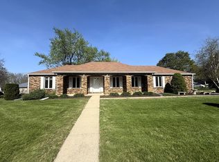 300 Fieldstone Ln, Dixon, IL 61021